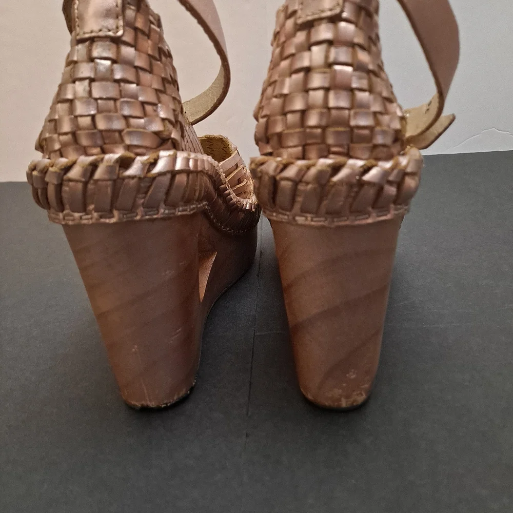 Free People Metallic Rose Gold Woven Slingback Wedge Mules - Picture 3 of 7